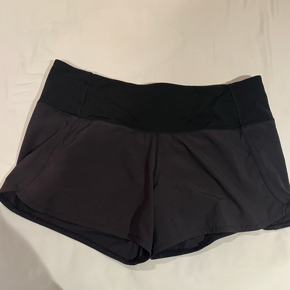 Lululemon speed up shorts 4” size 6 in good condition